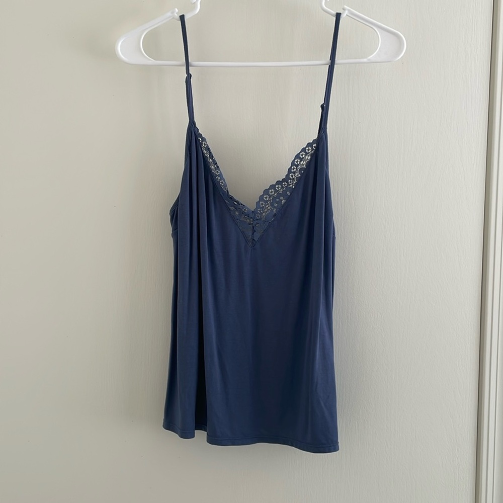 Victoria’s Secret Purple Lace Tank Top.  Size: L